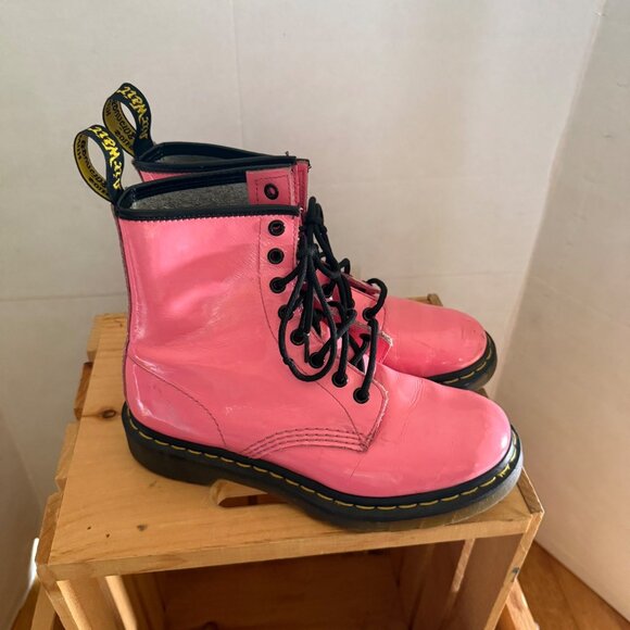 Dr. Martens Womens Size 7 Pink Patent Leather 1460 Lace-Up Ankle Combat Boots - Picture 2 of 16